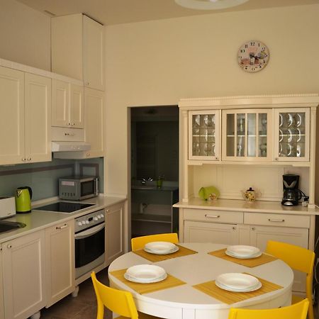 Sunflower 2Bdr Flat By Ruterra プラハ エクステリア 写真