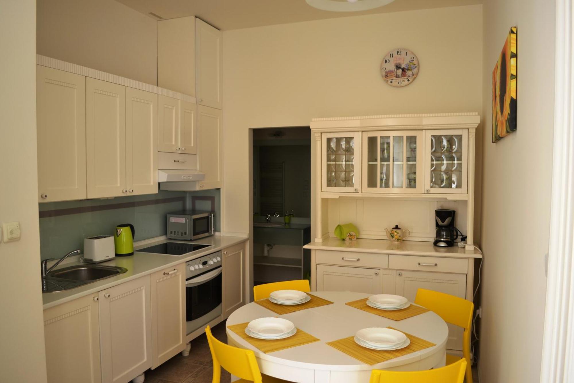 Sunflower 2Bdr Flat By Ruterra プラハ エクステリア 写真