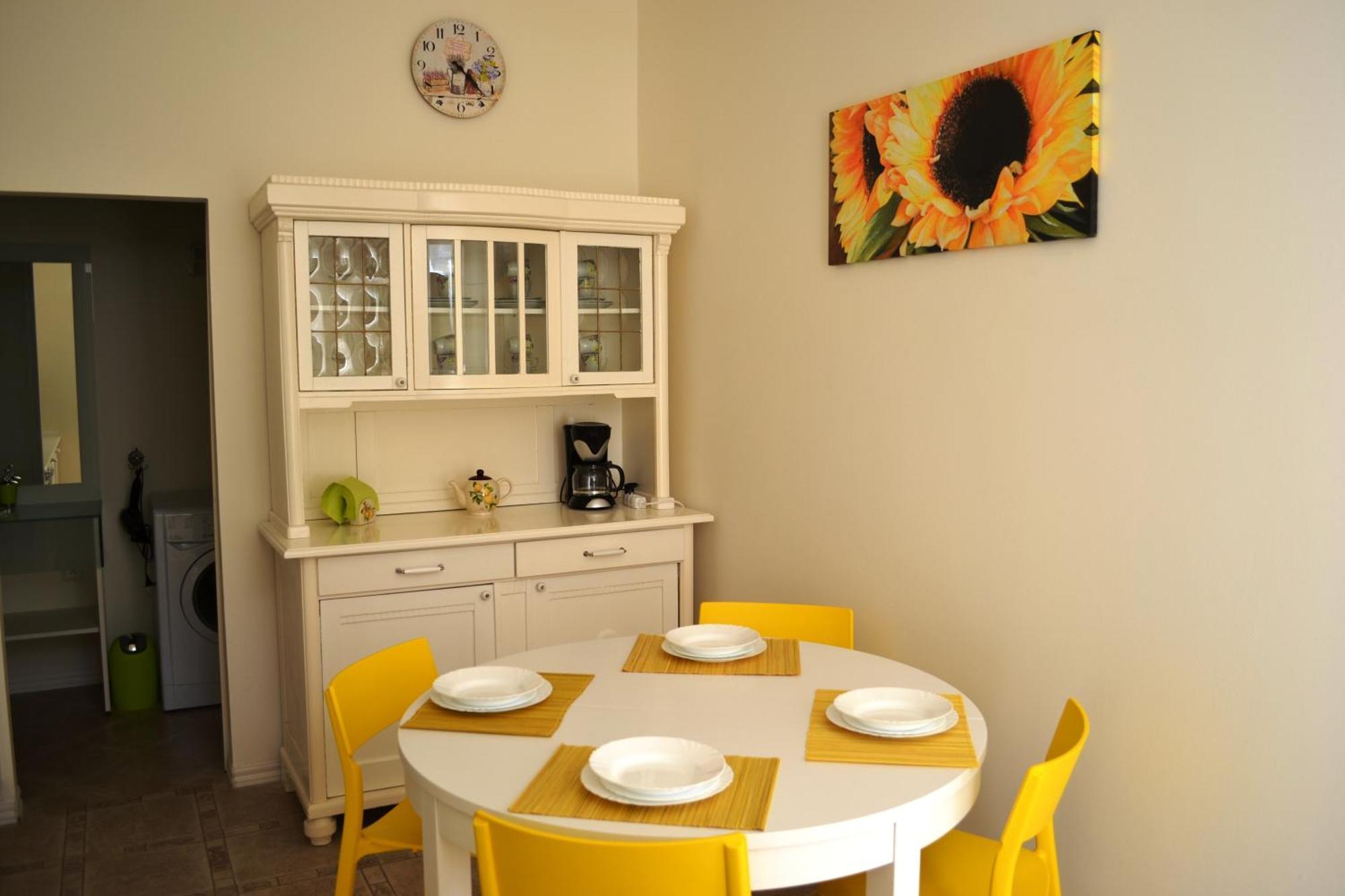 Sunflower 2Bdr Flat By Ruterra プラハ エクステリア 写真